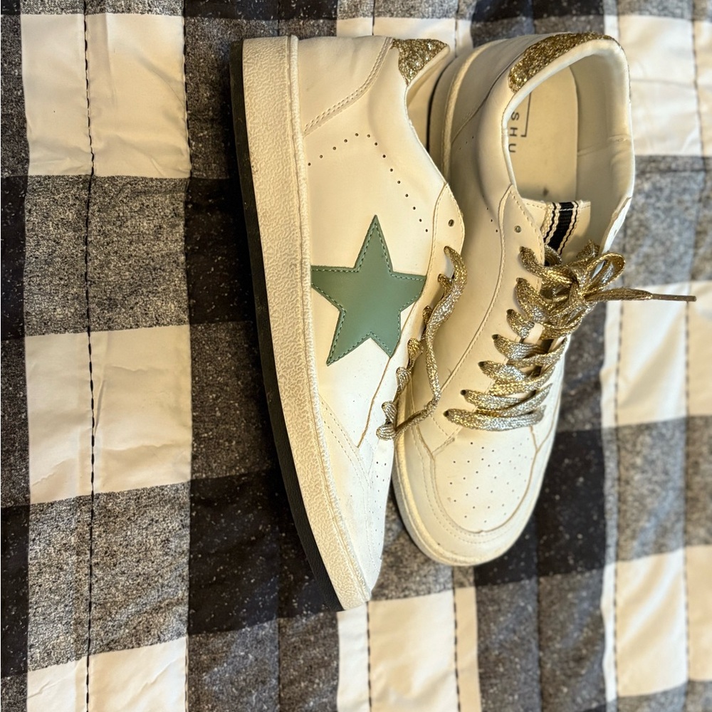 ShuShop White and Gold Sneakers with Green Star